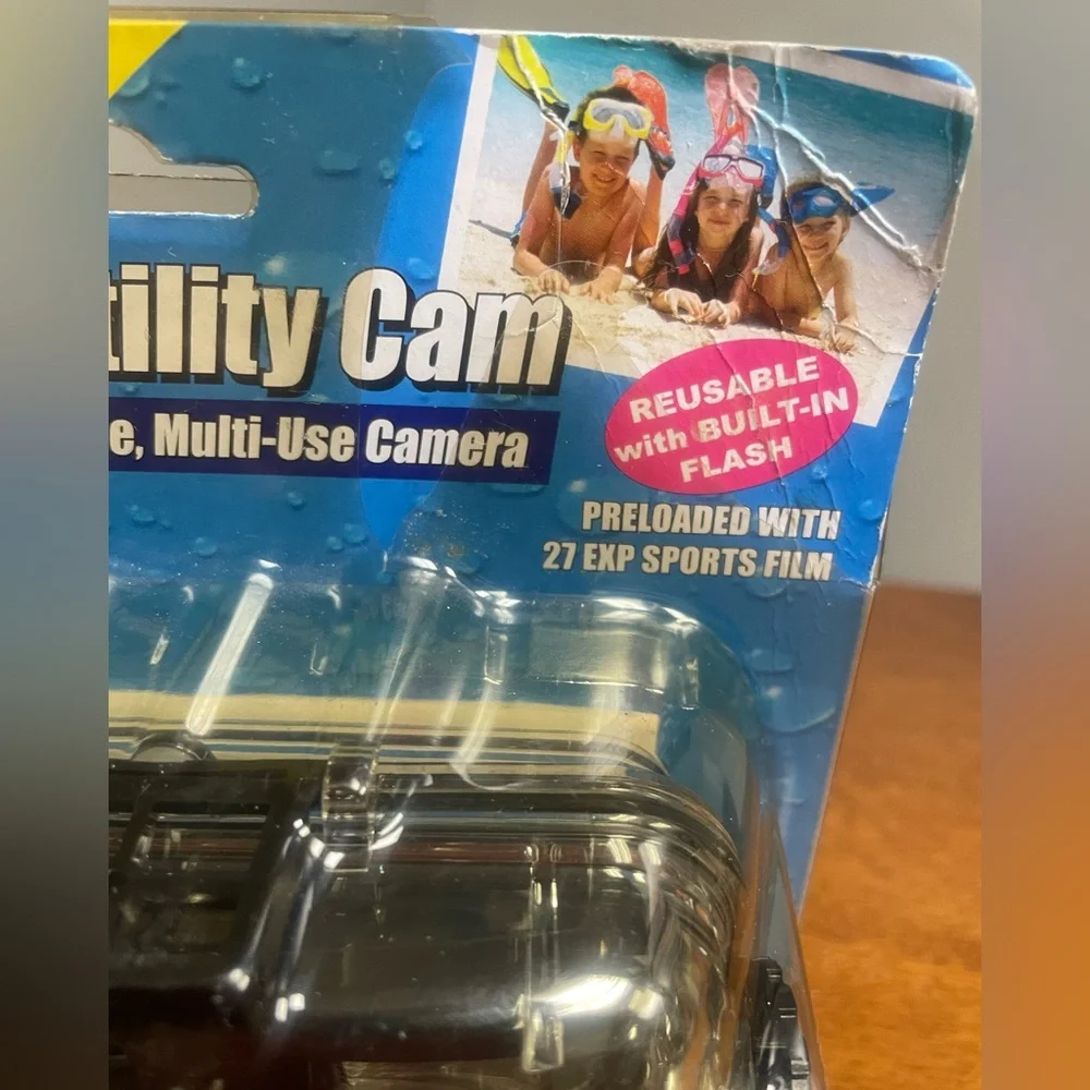 New Snap Sights Underwater Film Camera, Waterproof to 100ft Reusable 35mm SS01